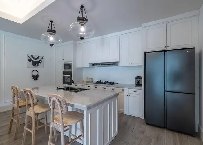 Putih Blanc Mediterranean 3br In Canggu (Bali)