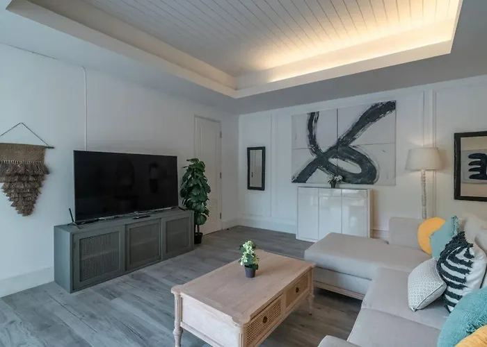 Putih Blanc Mediterranean 3br In Villa Canggu (Bali)